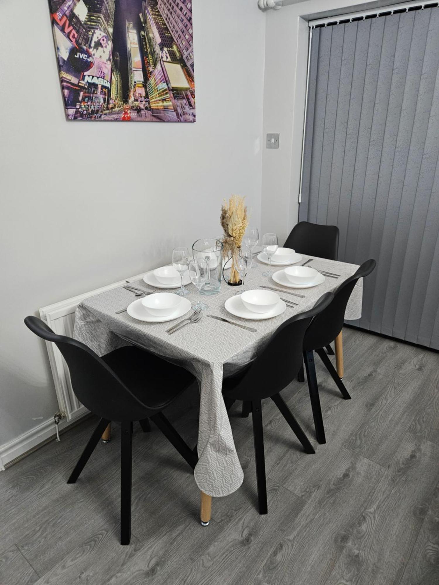 Lister Park Bradford 2Bed Detached Cottage House Parking Cinema Screen Games Room Luaran gambar