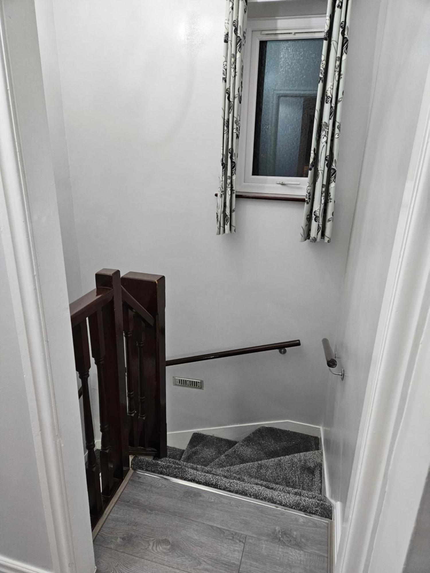 Lister Park Bradford 2Bed Detached Cottage House Parking Cinema Screen Games Room Luaran gambar